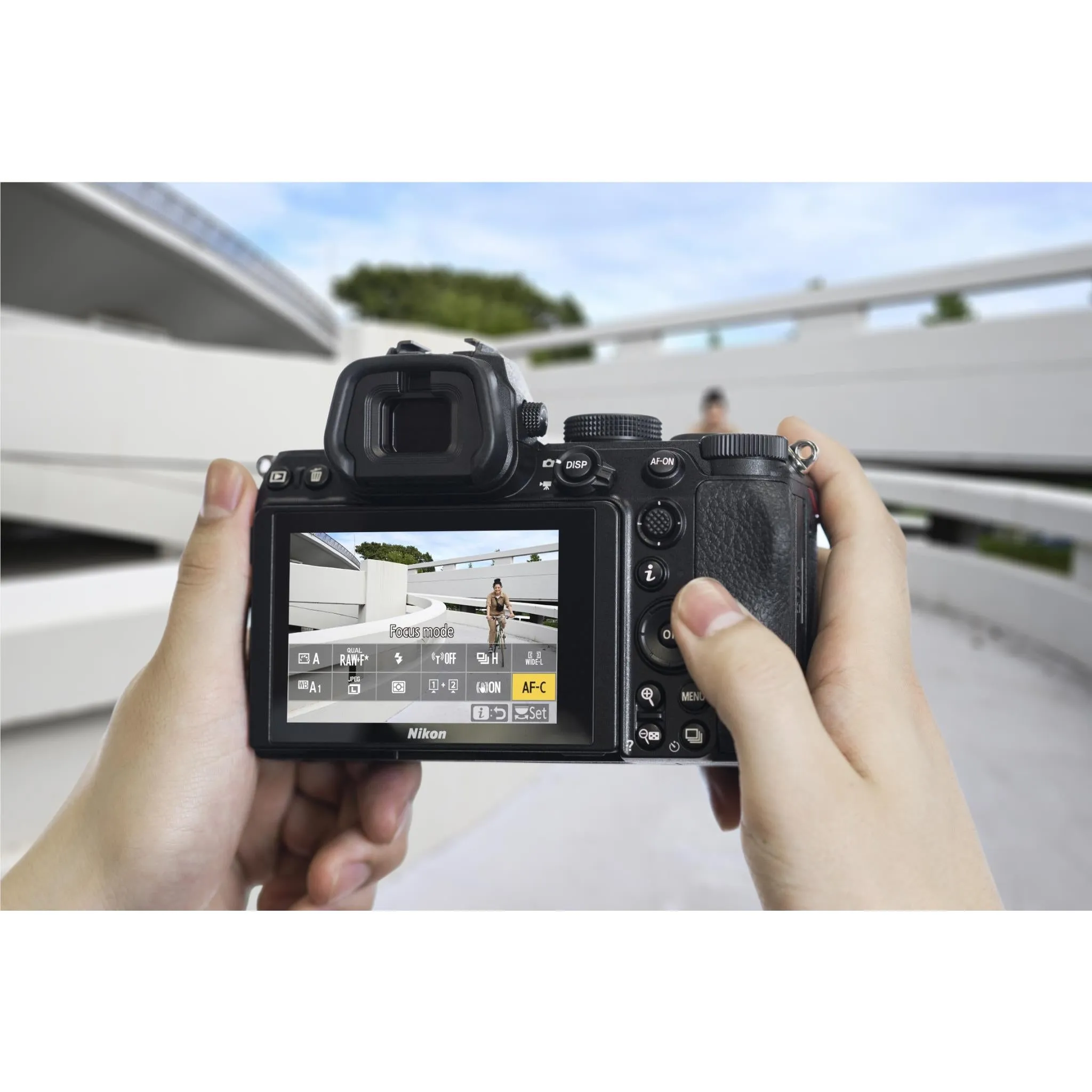 Nikon Z5 Mirrorless Camera with 24-200mm f/4-6.3 VR Lens